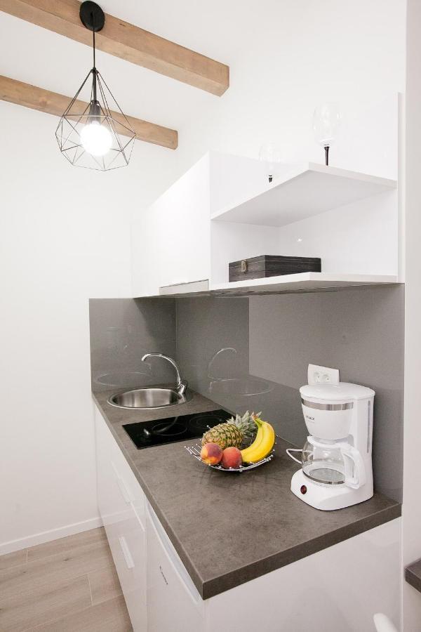 Studio Apartments Tara Zadar Buitenkant foto