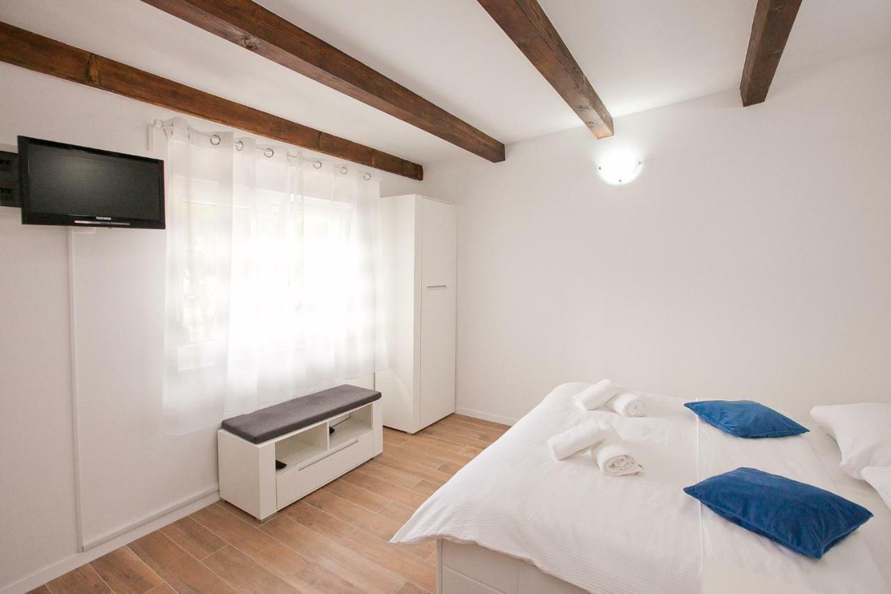 Studio Apartments Tara Zadar Buitenkant foto