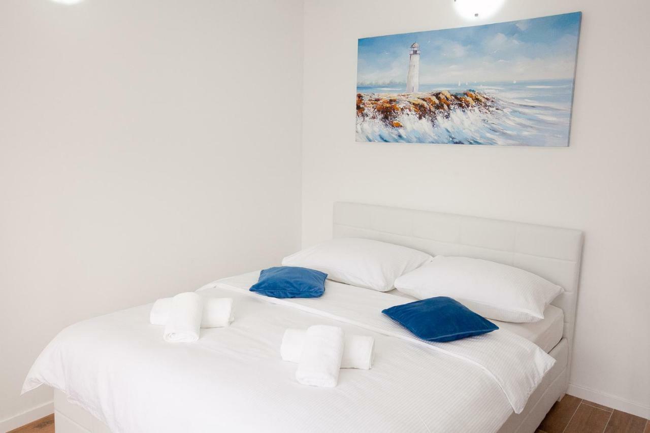 Studio Apartments Tara Zadar Buitenkant foto