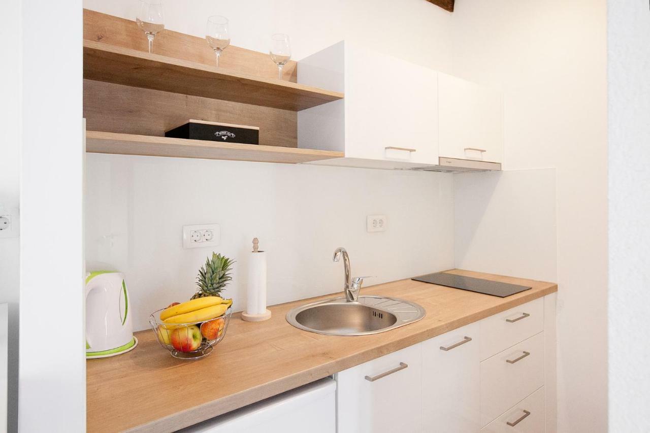 Studio Apartments Tara Zadar Buitenkant foto
